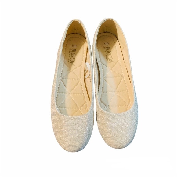 De Blossom Sparkling Wedding Sweet 16 Flats - Picture 1 of 6
